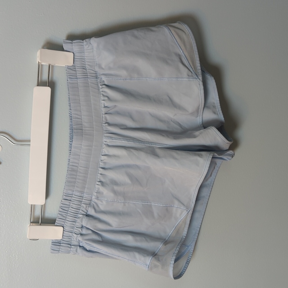 TOO LATE! CONSIGNED! Lululemon Hotty Hot Short II Blue Linen 2.5" - Picture 4 of 8